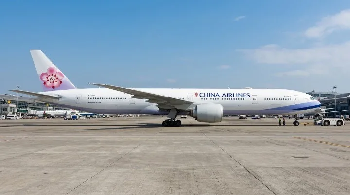 Máy bay China Airlines bay đi Vienna